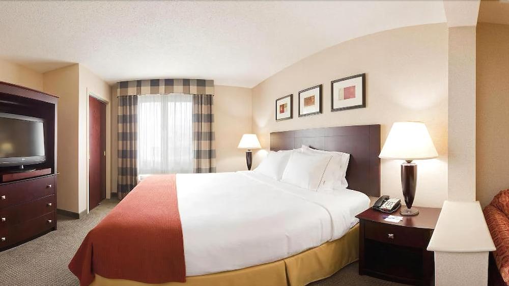 Holiday Inn Express & Suites Bradley Airport, An Ihg Hotel Виндзор Локс Экстерьер фото