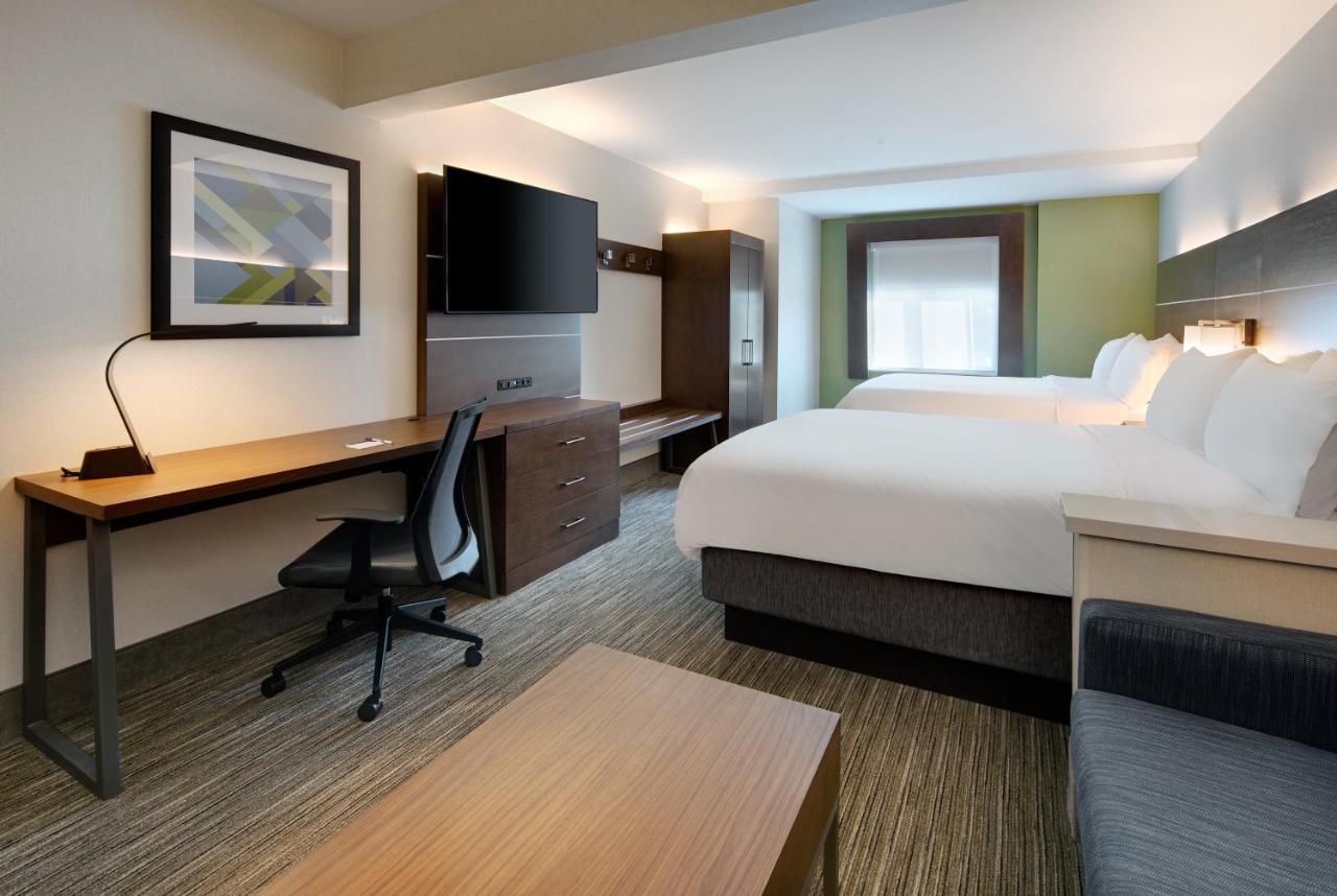 Holiday Inn Express & Suites Bradley Airport, An Ihg Hotel Виндзор Локс Экстерьер фото