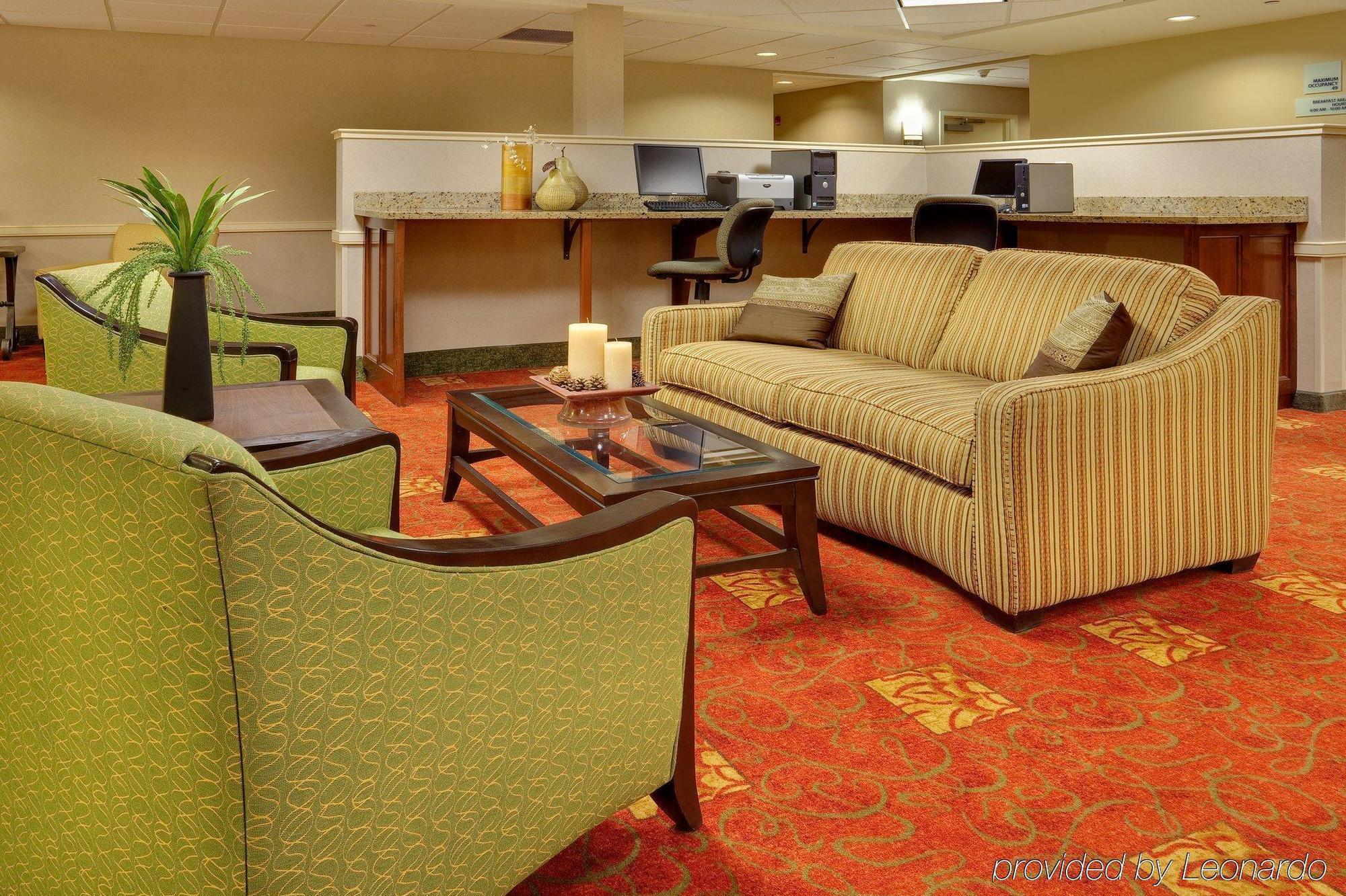 Holiday Inn Express & Suites Bradley Airport, An Ihg Hotel Виндзор Локс Экстерьер фото