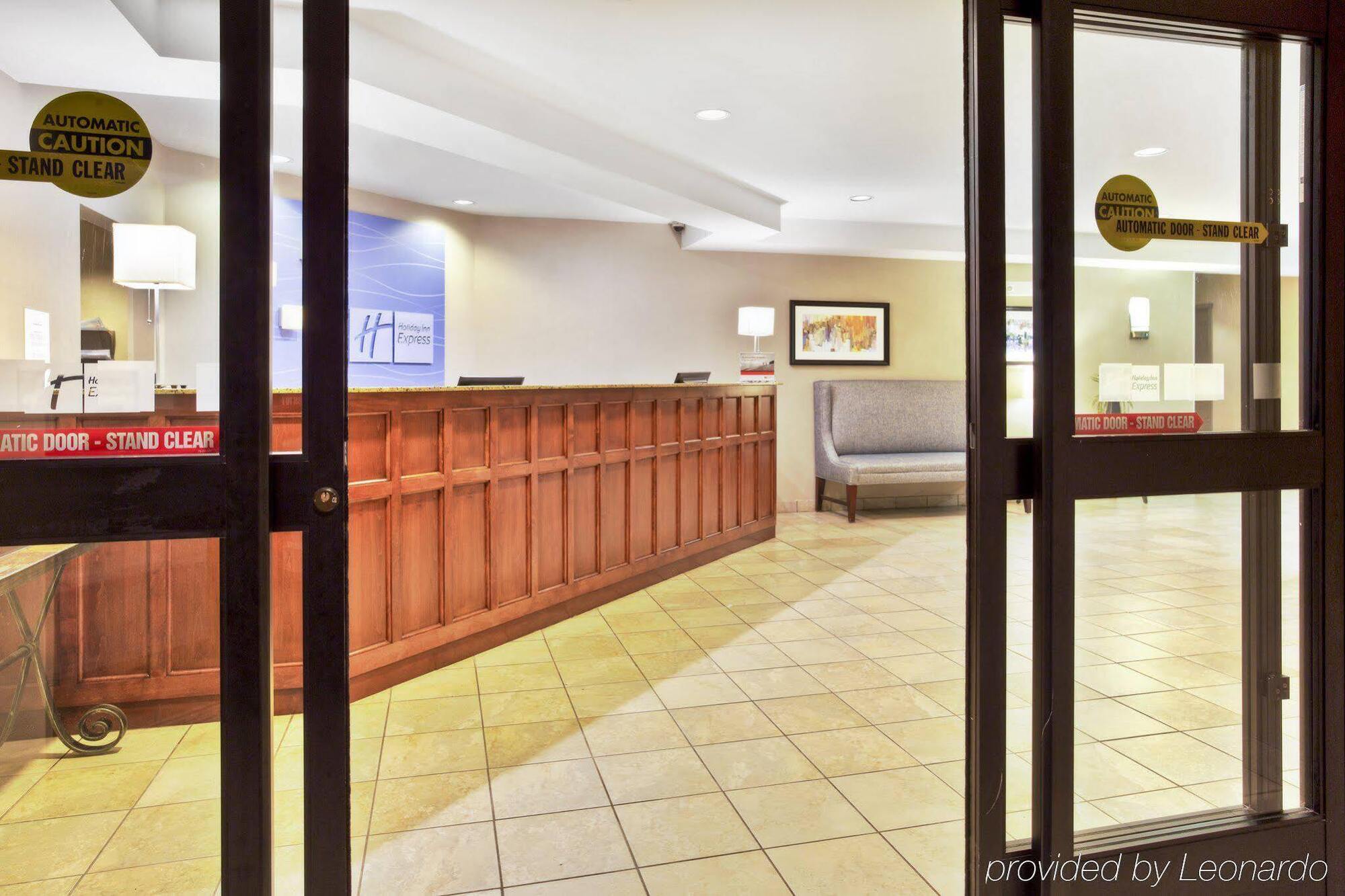 Holiday Inn Express & Suites Bradley Airport, An Ihg Hotel Виндзор Локс Экстерьер фото