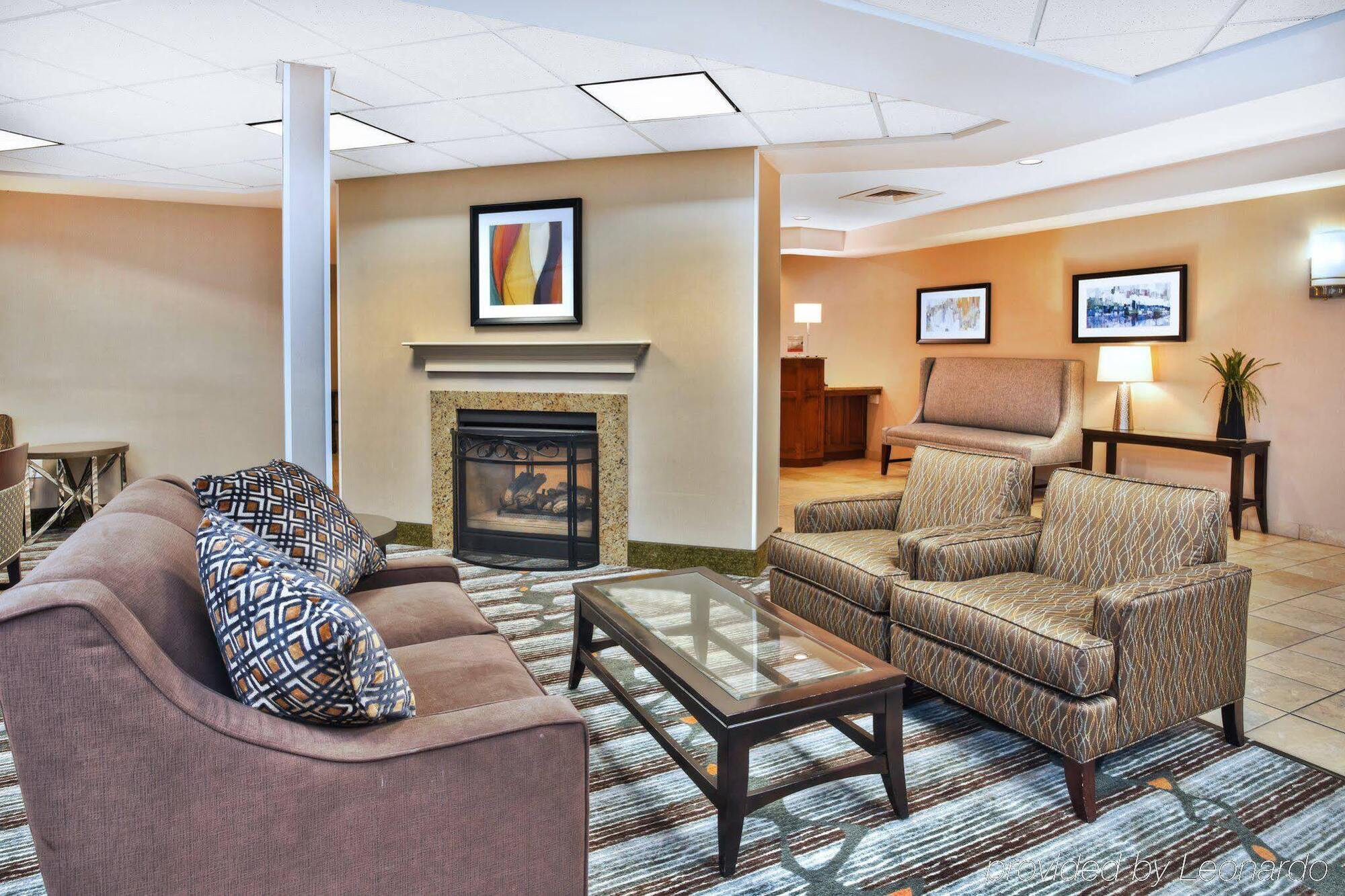 Holiday Inn Express & Suites Bradley Airport, An Ihg Hotel Виндзор Локс Экстерьер фото