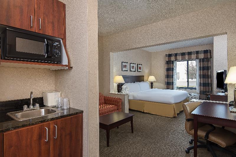 Holiday Inn Express & Suites Bradley Airport, An Ihg Hotel Виндзор Локс Экстерьер фото